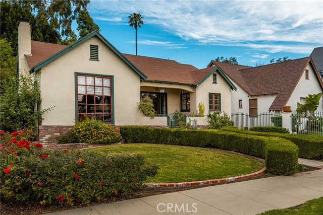 Detail Gallery Image 10 of 36 For 4545 Sunnyside Dr, Riverside,  CA 92506 - 2 Beds | 2 Baths