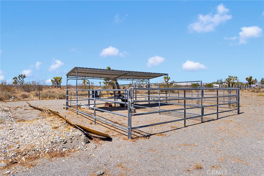 https://media.crmls.org/medias/123cbf57-5b3f-4514-b2d0-0b85702256af.jpg?preset=X-Large
