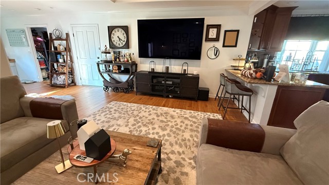 917 W Alberta Street, Anaheim CA: https://media.crmls.org/medias/123cd6b0-e49c-4fd6-8493-1eab53f07e3a.jpg