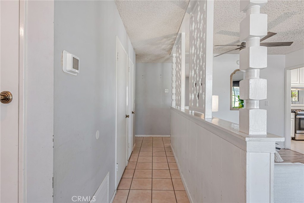https://media.crmls.org/medias/123d7f31-03da-4f76-8a7d-a8e0de21d5b3.jpg?preset=X-Large