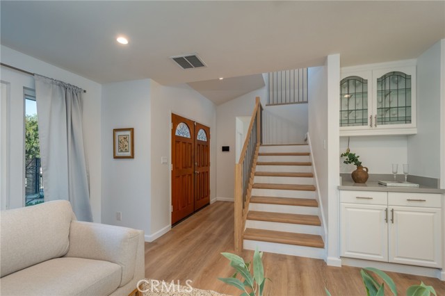 Detail Gallery Image 3 of 32 For 19828 Lull, Winnetka,  CA 91306 - 4 Beds | 3 Baths