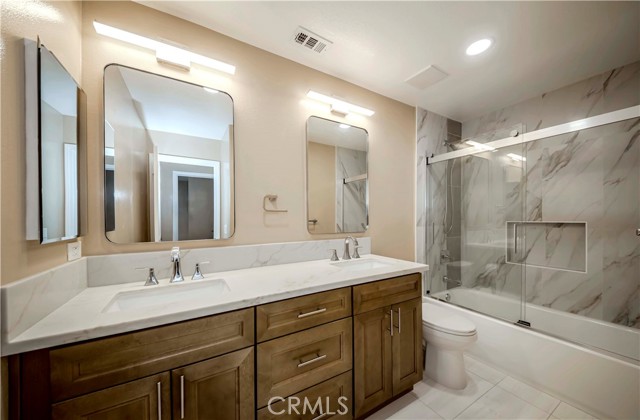 5338 S Chariton Avenue, Ladera Heights CA: https://media.crmls.org/medias/123e4c44-fdc7-4506-a2c2-d74110127493.jpg