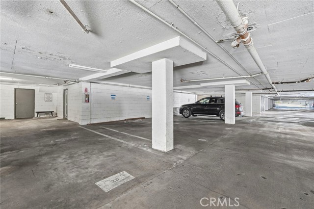 Detail Gallery Image 28 of 30 For 7304 Balboa #C,  Lake Balboa,  CA 91406 - 3 Beds | 3/1 Baths