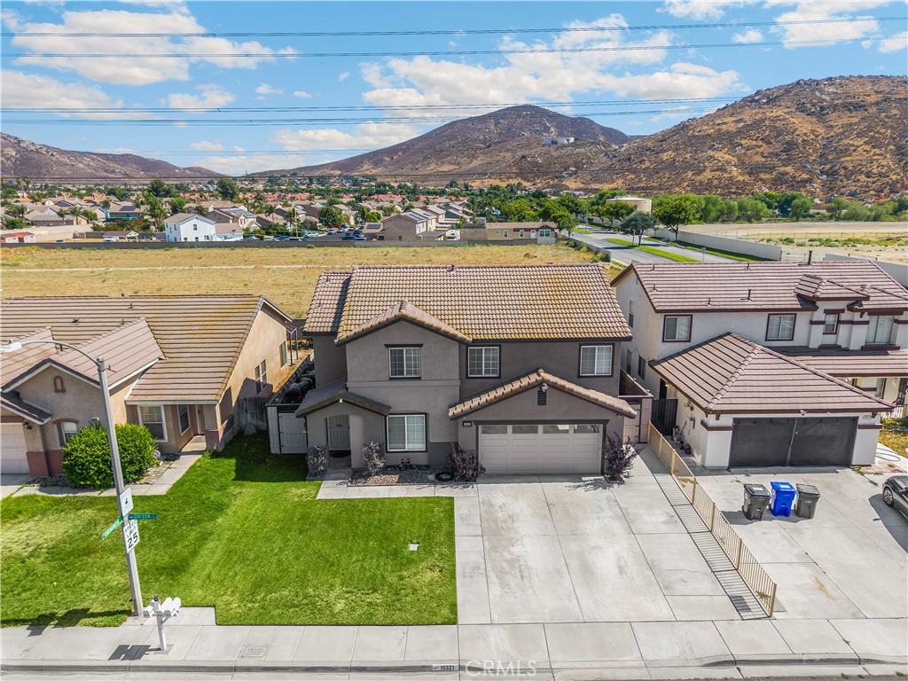 https://media.crmls.org/medias/123ebc42-df01-422e-a664-3f1fddfc3576.jpg?preset=X-Large