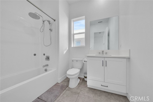 27216 Coyote Bush Court, Valencia CA: https://media.crmls.org/medias/123ee3e7-586e-4ebd-b915-4f27ef71cdd3.jpg