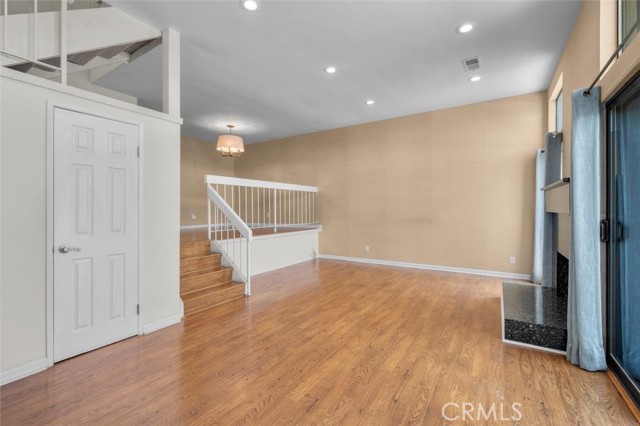Detail Gallery Image 5 of 36 For 446 Palos Verdes Bld, Redondo Beach,  CA 90277 - 3 Beds | 3 Baths