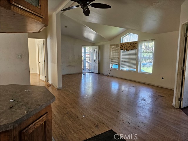 Detail Gallery Image 10 of 29 For 16023 18th Ave, Clearlake,  CA 95422 - 2 Beds | 2 Baths
