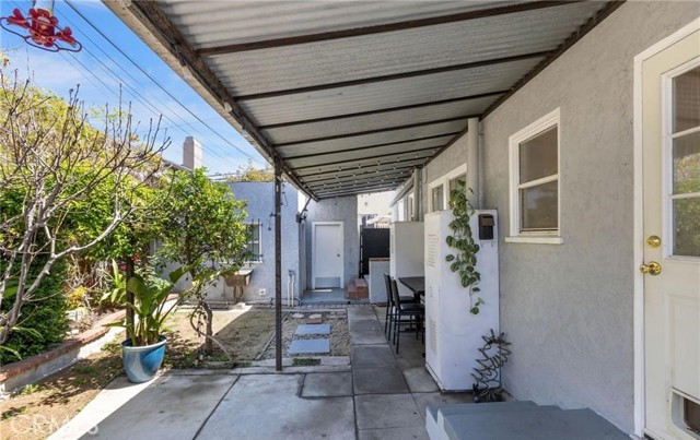 2513 E 11th Street, Long Beach CA: https://media.crmls.org/medias/12408a00-ebce-4b83-a8dc-5c32f496f15f.jpg