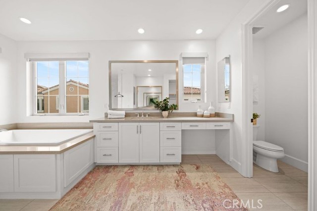 Detail Gallery Image 14 of 27 For 90 Rockinghorse, Irvine,  CA 92602 - 4 Beds | 4/1 Baths