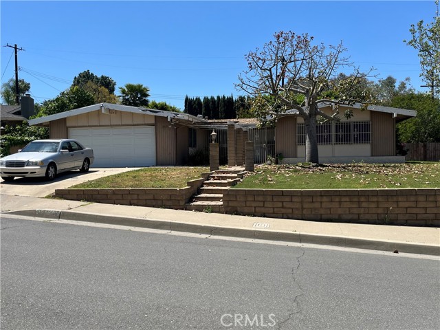 1308 E Sunview Drive, Orange CA: https://media.crmls.org/medias/12414d68-5e3e-4a29-b525-3fcbf3ecd46c.jpg