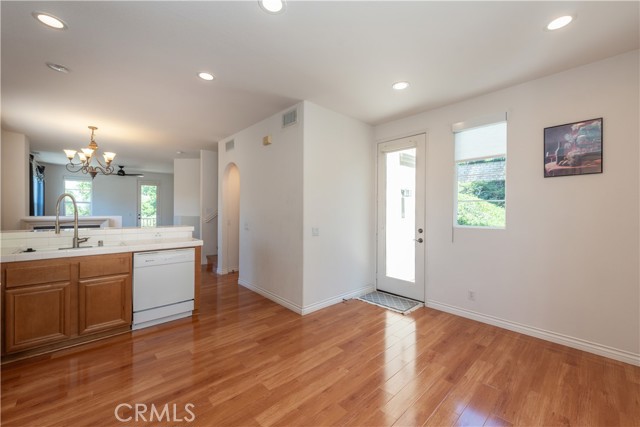 Detail Gallery Image 13 of 34 For 216 Tall Oak, Irvine,  CA 92603 - 3 Beds | 3/1 Baths
