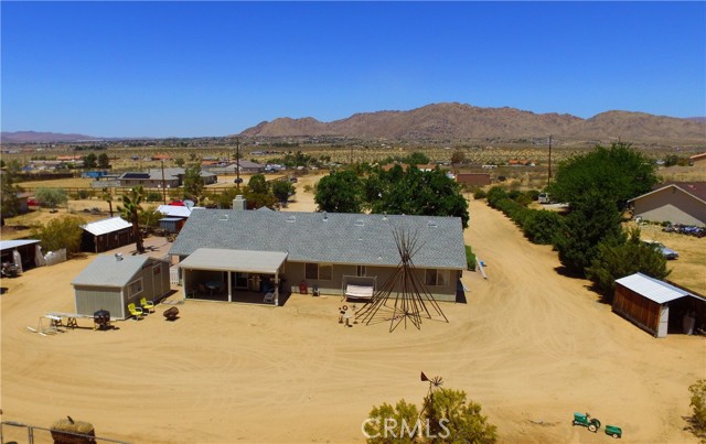 24212 Kansa Road, Apple Valley CA: https://media.crmls.org/medias/124283bf-a9a1-40ce-b827-0b5305a04471.jpg
