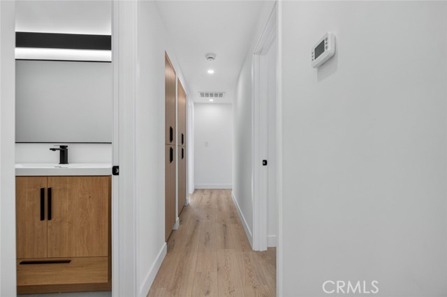 16445 Kingsbury photo 30