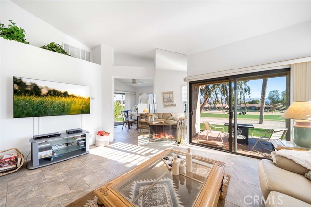 41981 Preston Trail, Palm Desert CA: https://media.crmls.org/medias/12431c8a-a0c9-462a-a88d-074616675d43.jpg