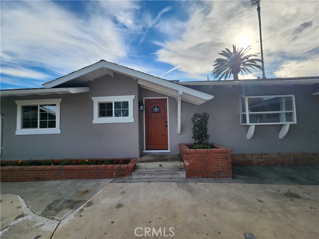 Detail Gallery Image 3 of 34 For 22240 Burton, Canoga Park,  CA 91304 - 4 Beds | 3 Baths