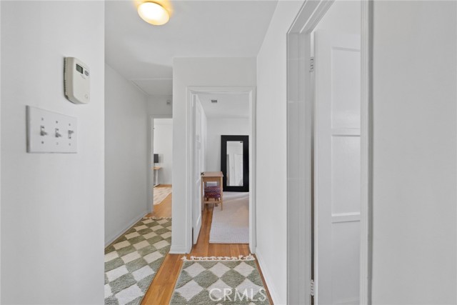 Detail Gallery Image 17 of 42 For 3989 Coolidge, Los Angeles,  CA 90066 - 3 Beds | 2 Baths