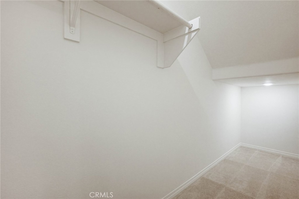 https://media.crmls.org/medias/12455a52-9e26-4bd2-9d44-145871b4e0ae.jpg?preset=X-Large