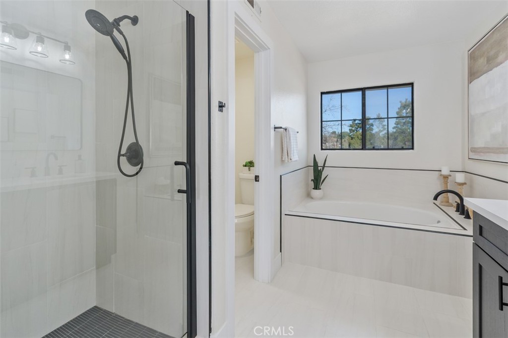 MLS #OC25270791 image #32