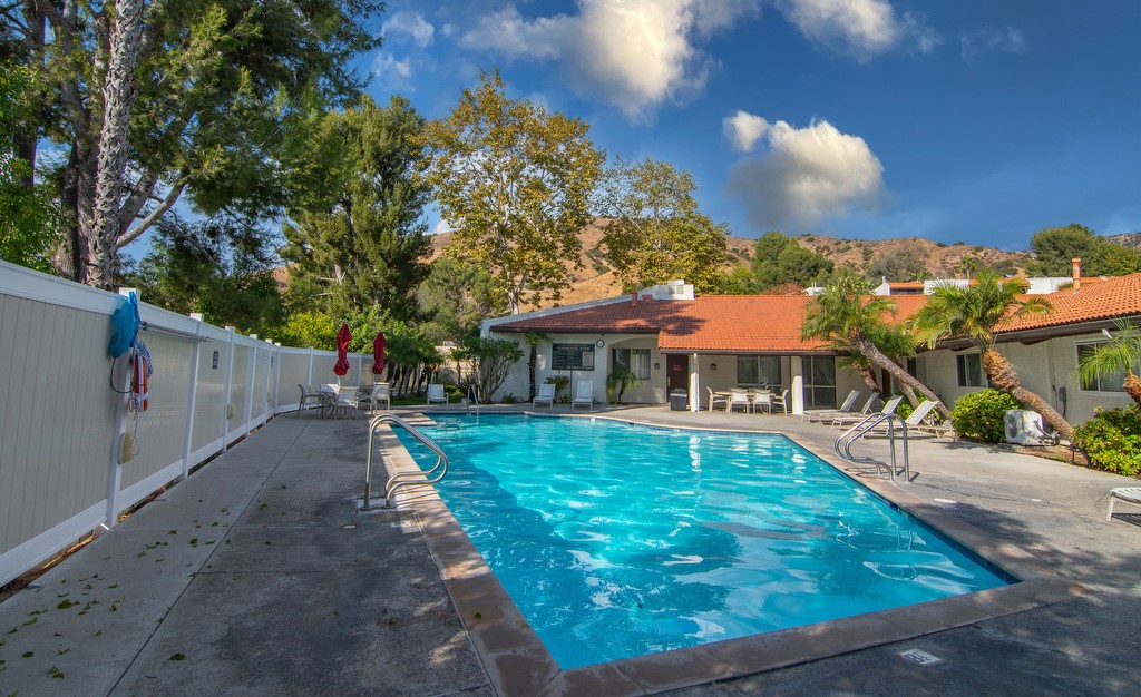 Detail Gallery Image 32 of 38 For 7951 via Latina, Burbank,  CA 91504 - 2 Beds | 2/1 Baths