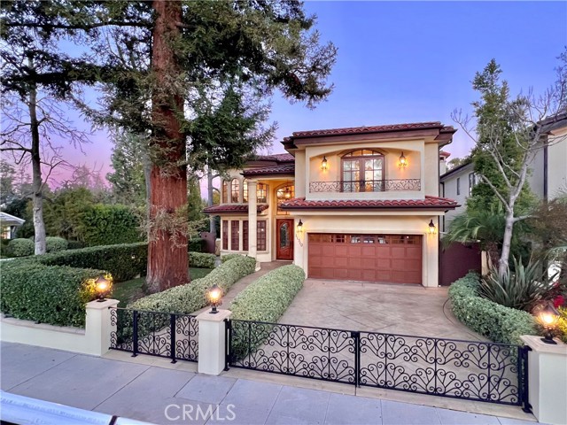 Detail Gallery Image 1 of 32 For 11310 Valley Spring Ln, Studio City,  CA 91602 - 5 Beds | 5 Baths