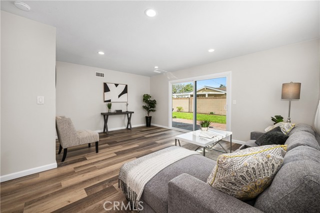 Detail Gallery Image 6 of 35 For 11433 Stillman, Lakewood,  CA 90715 - 3 Beds | 2 Baths