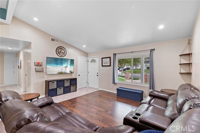 Detail Gallery Image 11 of 36 For 1033 Coulter Ct, Simi Valley,  CA 93065 - 3 Beds | 1 Baths