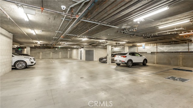 Detail Gallery Image 14 of 14 For 709 S Manhattan Pl #401,  Los Angeles,  CA 90005 - 3 Beds | 2/1 Baths