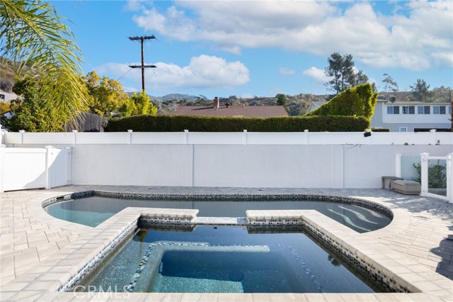 Detail Gallery Image 38 of 44 For 1851 Tamerlane Dr, Glendale,  CA 91208 - 4 Beds | 3 Baths