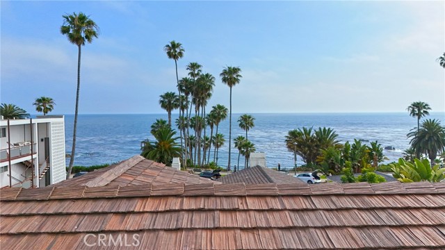 360 Cliff, Laguna Beach CA: https://media.crmls.org/medias/124926e5-e18b-4edf-9be3-b76f427f11c2.jpg