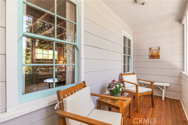 187 Cedar Circle Circle, Lake Arrowhead CA: https://media.crmls.org/medias/124975c3-6470-41b1-b9f2-66bc3b8fdde3.jpg