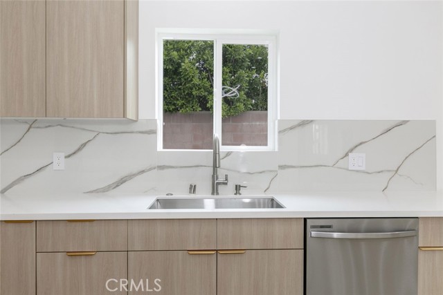 15009 Wyandotte Street, Van Nuys CA: https://media.crmls.org/medias/1249c93d-eac8-4b9c-9b71-697041247dce.jpg