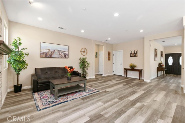 10941 Oak Street, Stanton, CA, 90680 10941 Oak Street, Stanton, CA, 90680