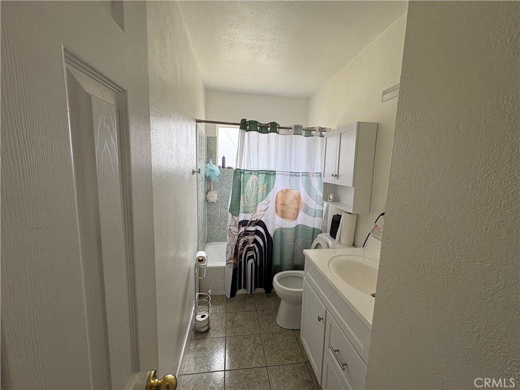 https://media.crmls.org/medias/124a09cc-ad94-4c4e-9c79-adaacda9201f.jpg?preset=X-Large