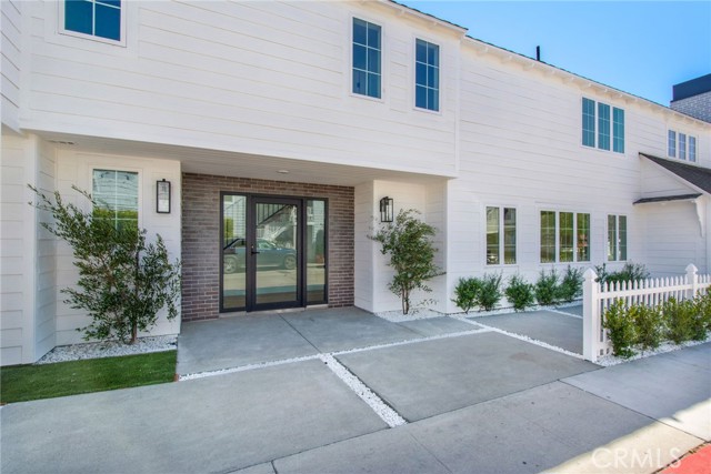 Detail Gallery Image 2 of 22 For 1103 Balboa Ave, Newport Beach,  CA 92662 - 4 Beds | 3/1 Baths