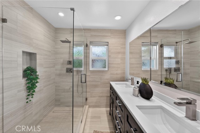 Detail Gallery Image 28 of 59 For 2225 E Grove Ave, Orange,  CA 92867 - 4 Beds | 3 Baths