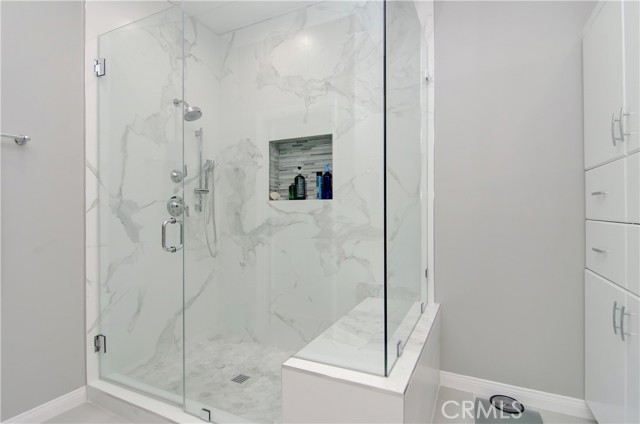 Detail Gallery Image 14 of 21 For 200 Paris Ln #311,  Newport Beach,  CA 92663 - 2 Beds | 2 Baths