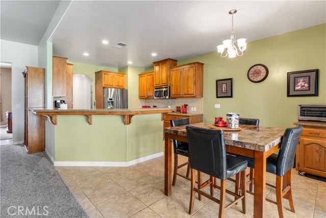 Detail Gallery Image 6 of 29 For 12508 Montbatten Pl, Bakersfield,  CA 93312 - 4 Beds | 2/1 Baths