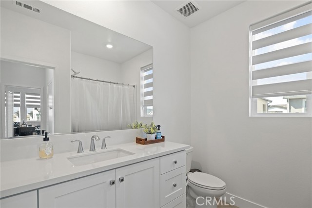 Detail Gallery Image 37 of 57 For 236 Yerba, Irvine,  CA 92618 - 4 Beds | 3/1 Baths