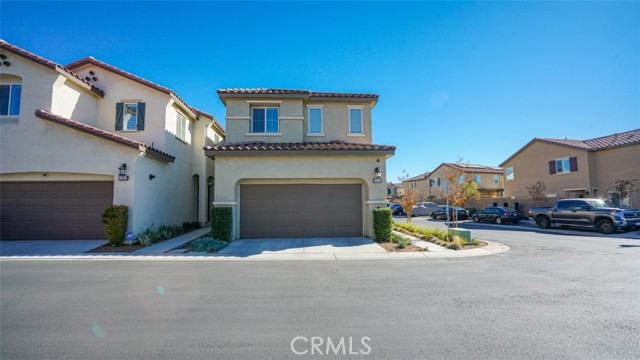 Detail Gallery Image 3 of 48 For 12848 Crown Hill Way, Moreno Valley,  CA 92555 - 3 Beds | 2/1 Baths