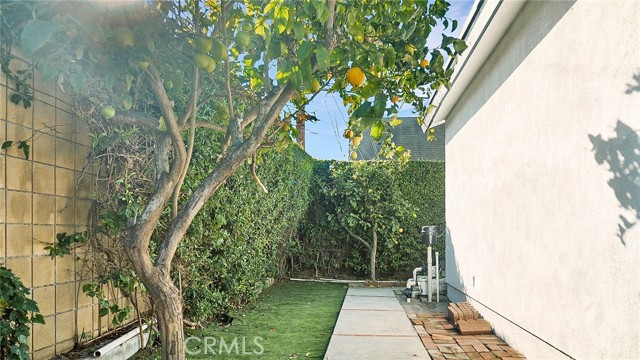 Detail Gallery Image 23 of 25 For 204 Avenue E, Redondo Beach,  CA 90277 - 3 Beds | 2 Baths