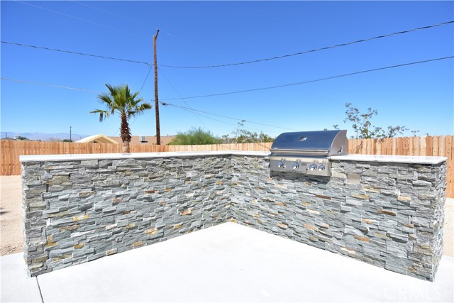 Detail Gallery Image 4 of 20 For 6600 Indian Cove Rd, Twentynine Palms,  CA 92277 - 2 Beds | 1 Baths