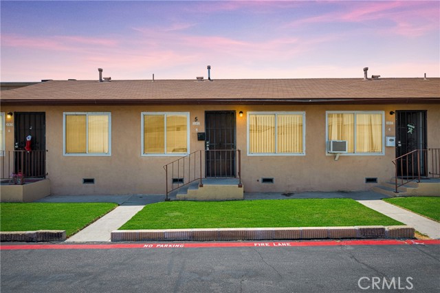 16102 Cornuta Avenue, Bellflower CA: https://media.crmls.org/medias/124d6852-87b8-4809-9b1b-dbef37823b64.jpg