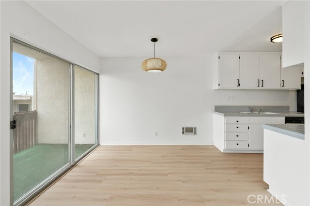 Detail Gallery Image 4 of 25 For 6000 Canterbury Dr #D307,  Culver City,  CA 90230 - 2 Beds | 2 Baths