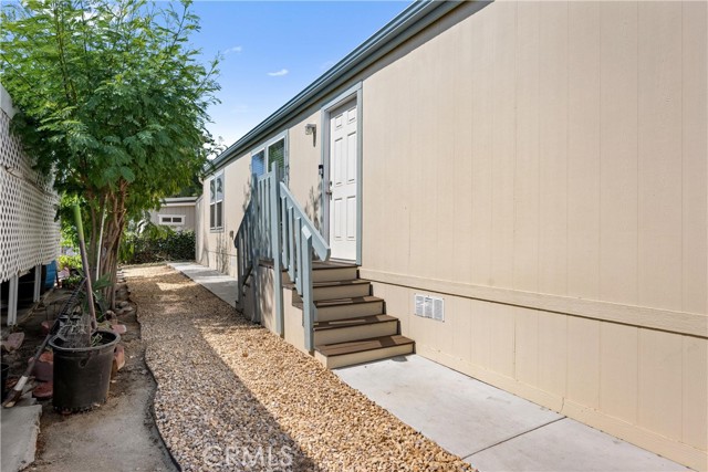 913 S Grand Avenue, San Jacinto CA: https://media.crmls.org/medias/124e2849-72d8-462b-b3c6-2329eb6aa578.jpg