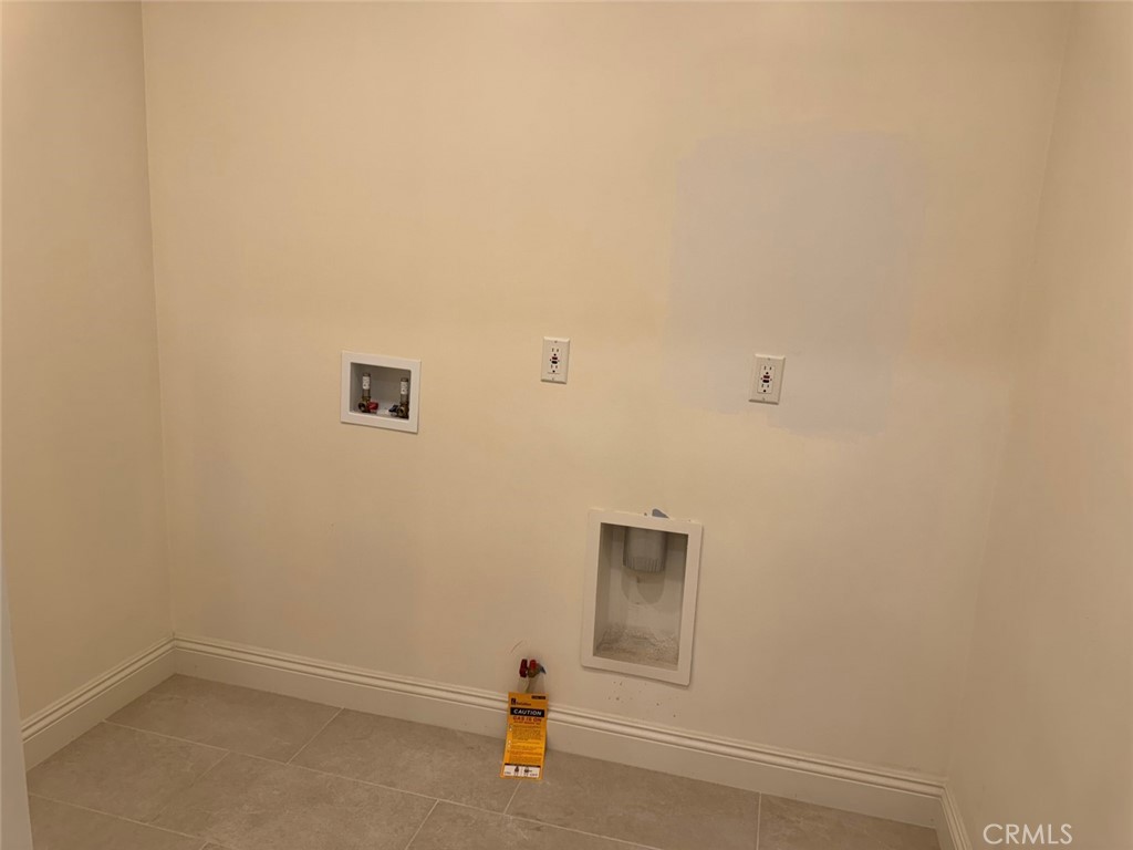 https://media.crmls.org/medias/124e6e78-9821-4762-898d-b7cb9651e506.jpg?preset=X-Large