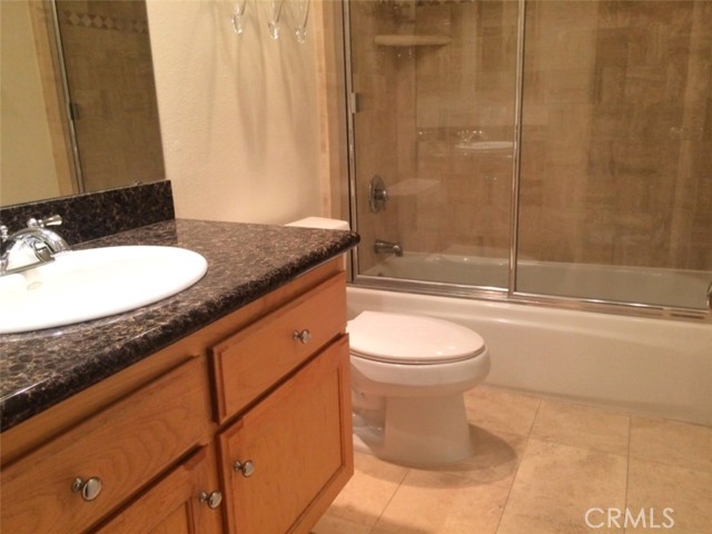 Detail Gallery Image 12 of 22 For 5800 Owensmouth Ave #26,  Woodland Hills,  CA 91367 - 3 Beds | 2 Baths