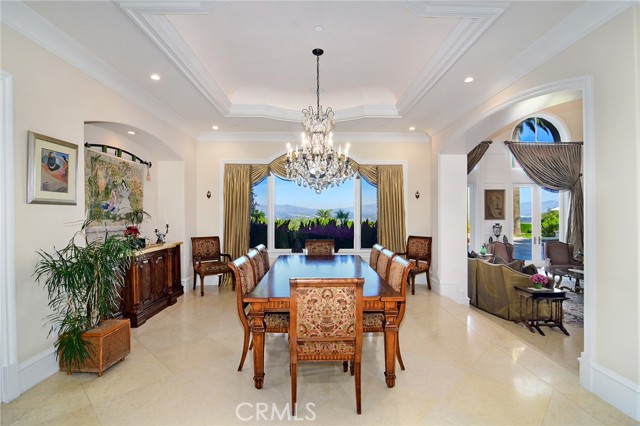 Detail Gallery Image 25 of 73 For 18933 La Montana Pl, Tarzana,  CA 91356 - 7 Beds | 6/1 Baths