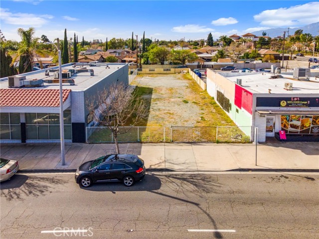 Detail Gallery Image 4 of 19 For 8830 Sierra, Fontana,  CA 92335 - – Beds | – Baths