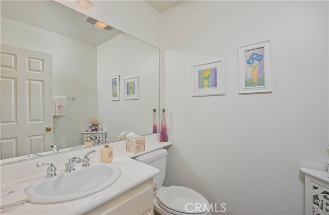 Detail Gallery Image 16 of 33 For 28254 Canterbury Ct, Valencia,  CA 91354 - 2 Beds | 2/1 Baths