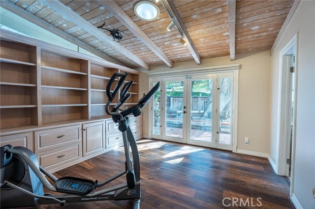 24208 Heritage Lane, Newhall CA: https://media.crmls.org/medias/124fe98b-eb51-473e-a73a-138ff89d2edf.jpg